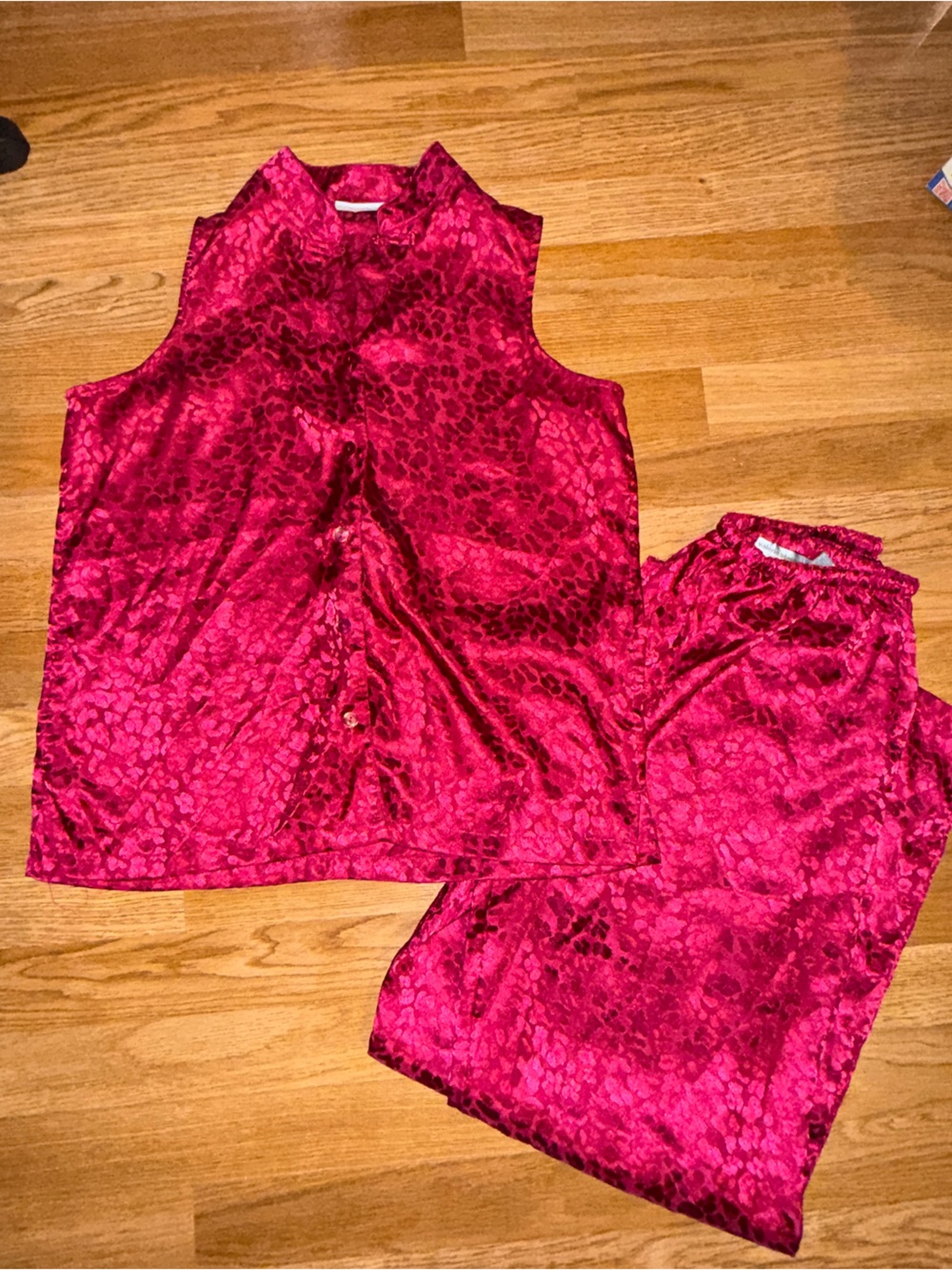 Vintage Valerie Steven’s women’s pink leopard print pajama set